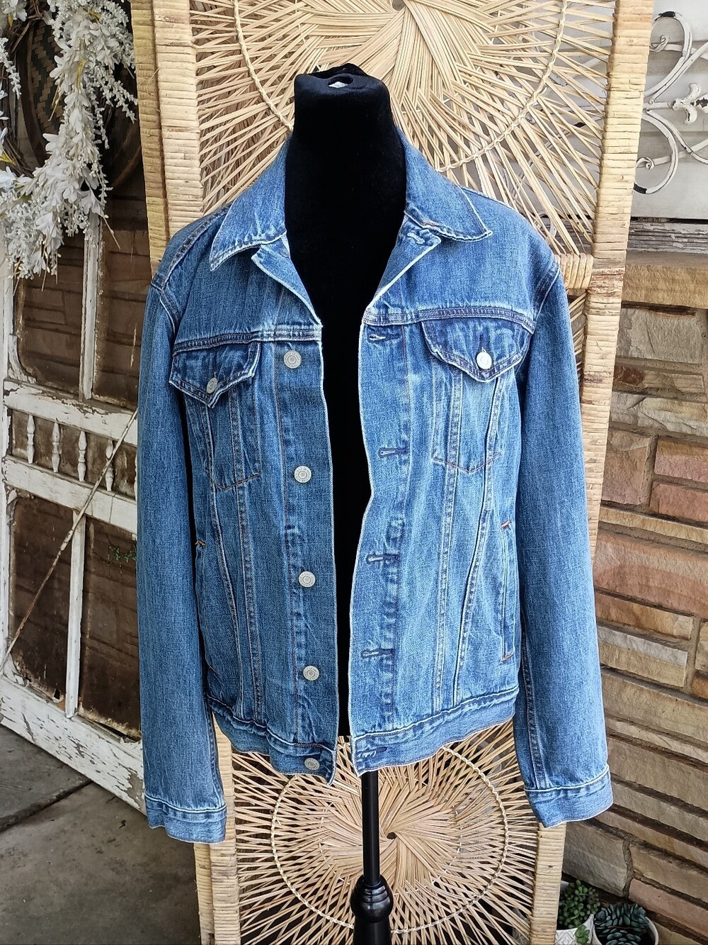GAP Classic Women's Blue Denim Jacket_M
